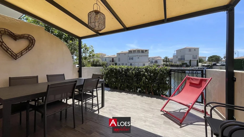 Marina Aigues-Mortes avec parking et cave