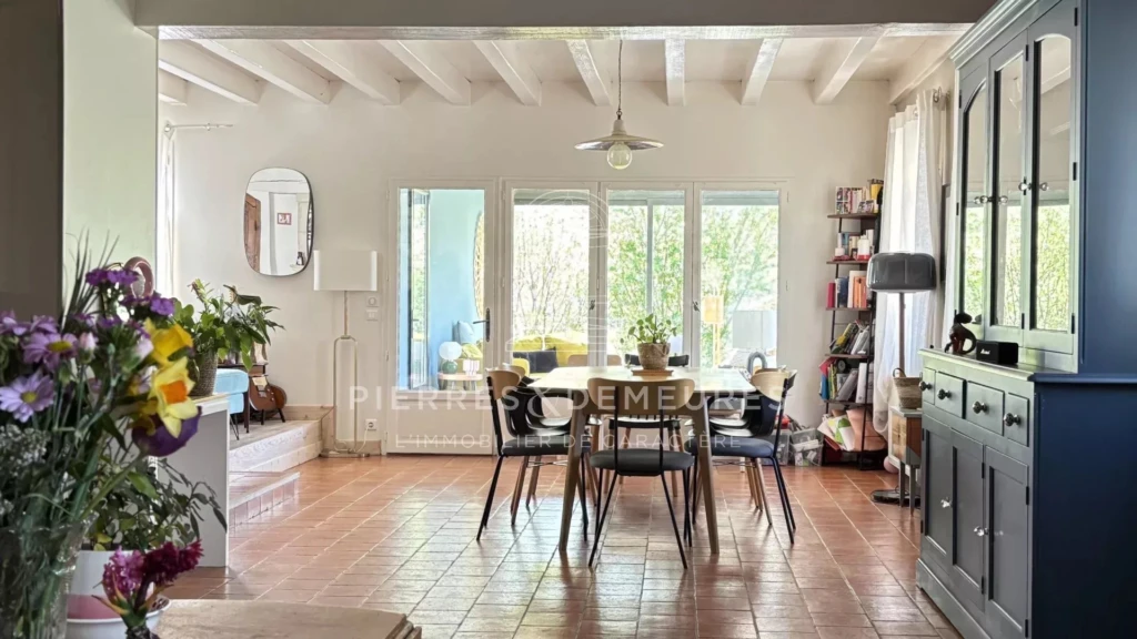 MAISON A VENDRE A ARDENTES - LONGERE - VERANDA - MAISON AVEC JARDIN - MAISON AVEC GARAGE - BIEN DE CHARME - POUTRES APPARENTES - TOMETTE - MAISON DE FAMILLE -