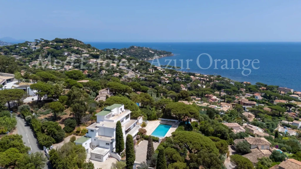Villa modernist André Barbier-Bouvet Sainte Maxime Golfe de StTropez vue mer panoramique