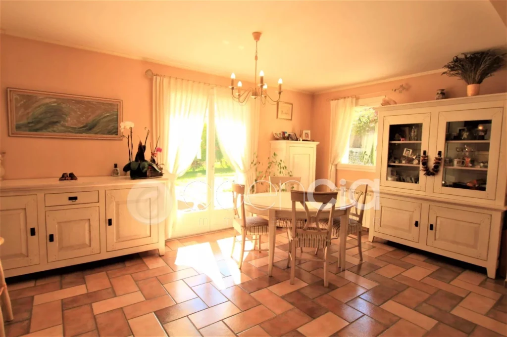 Salle à manger Carrelage Lustre