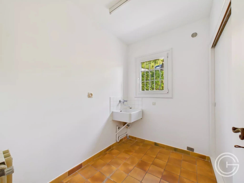 Villa individuelle 199m² avec Piscine + 1857m² de Jardin - LA COLLE SUR LOUP