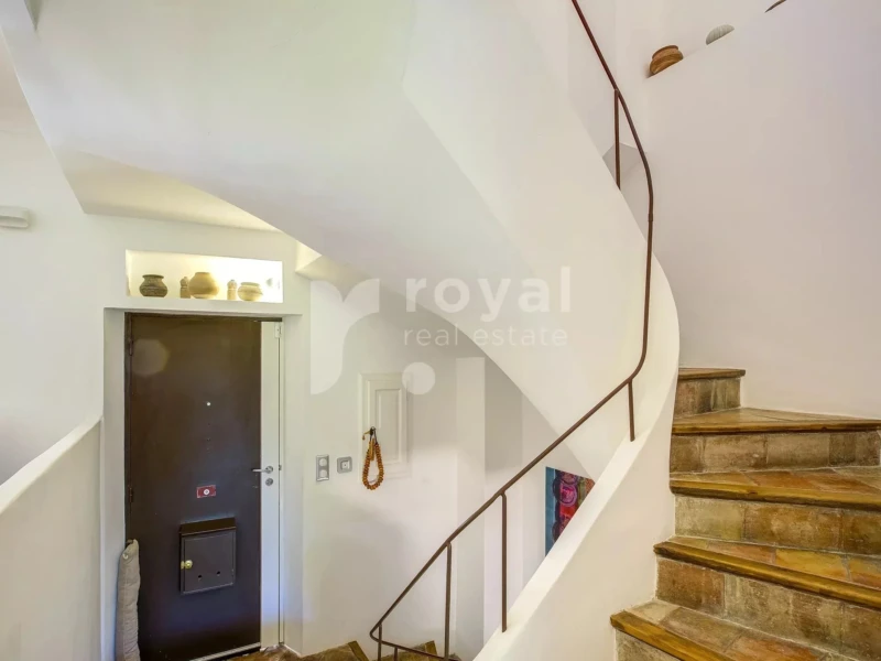 Escalier de caractère dans une maison de charme à Mougins