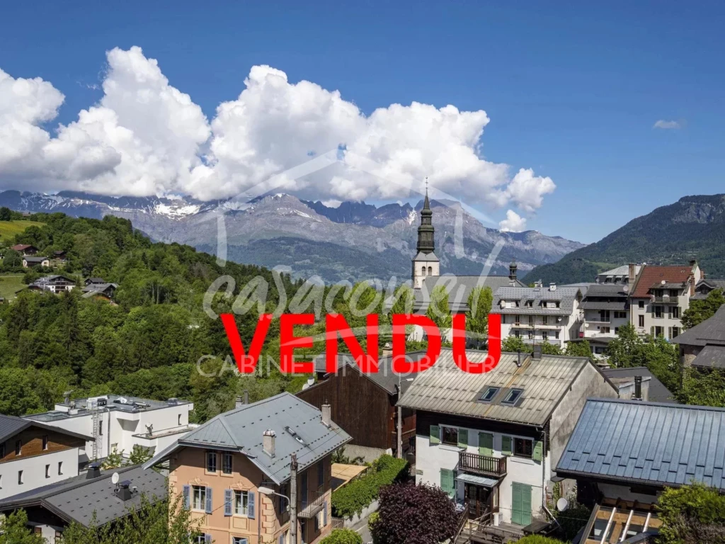 Dominant le village de St Gervais Mont Blanc