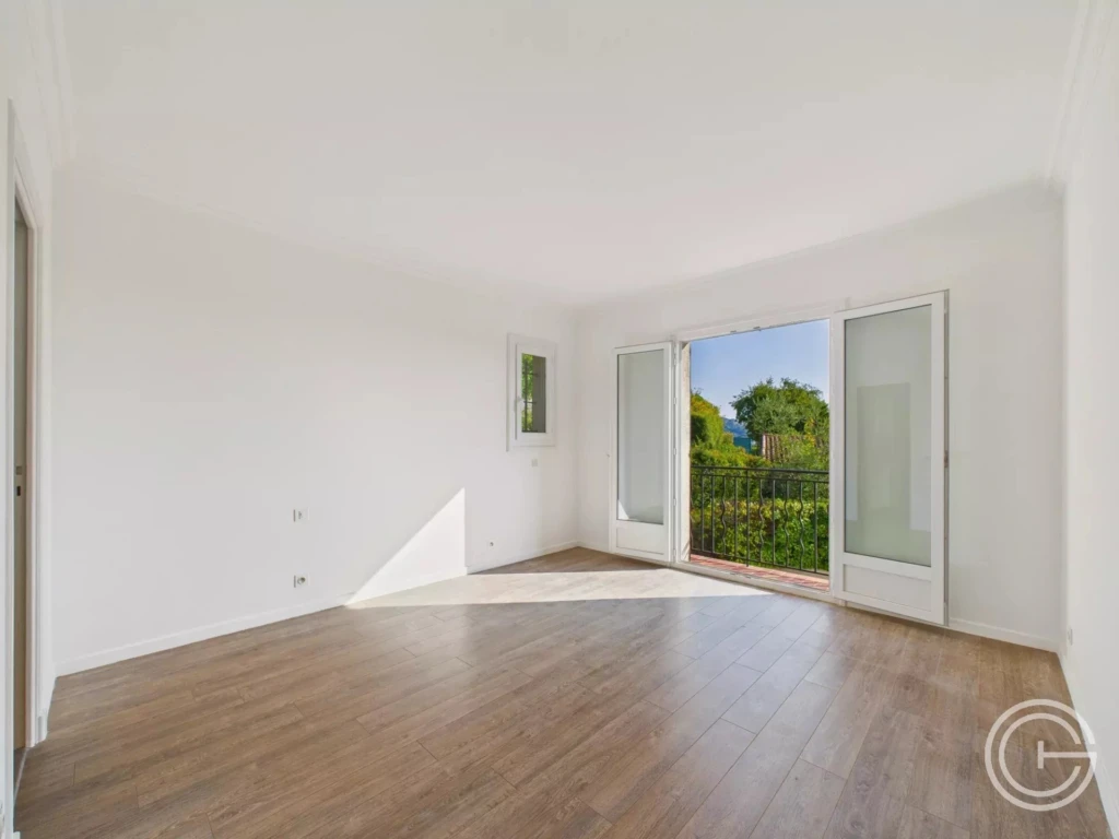 Villa individuelle 199m² avec Piscine + 1857m² de Jardin - LA COLLE SUR LOUP