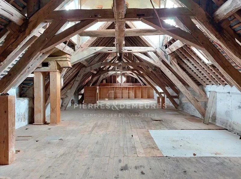 PIERRE - POUTRES - MAISON RENOVEE - VIVRE A LA CAMPAGNE - PIERRES APPARENTES - BIEN DE CHARME - MAISON DE VILLAGE - MAISON AVEC JARDIN - MAISON DE CAMPAGNE - RESIDENCE SECONDAIRE - 