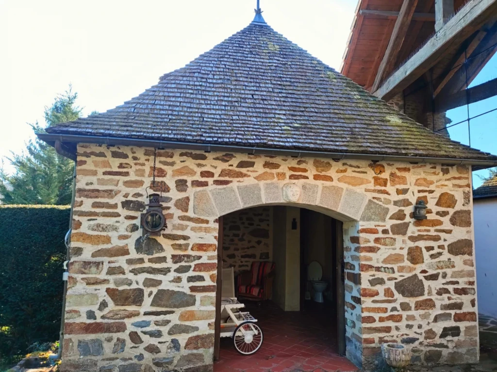 Pool house