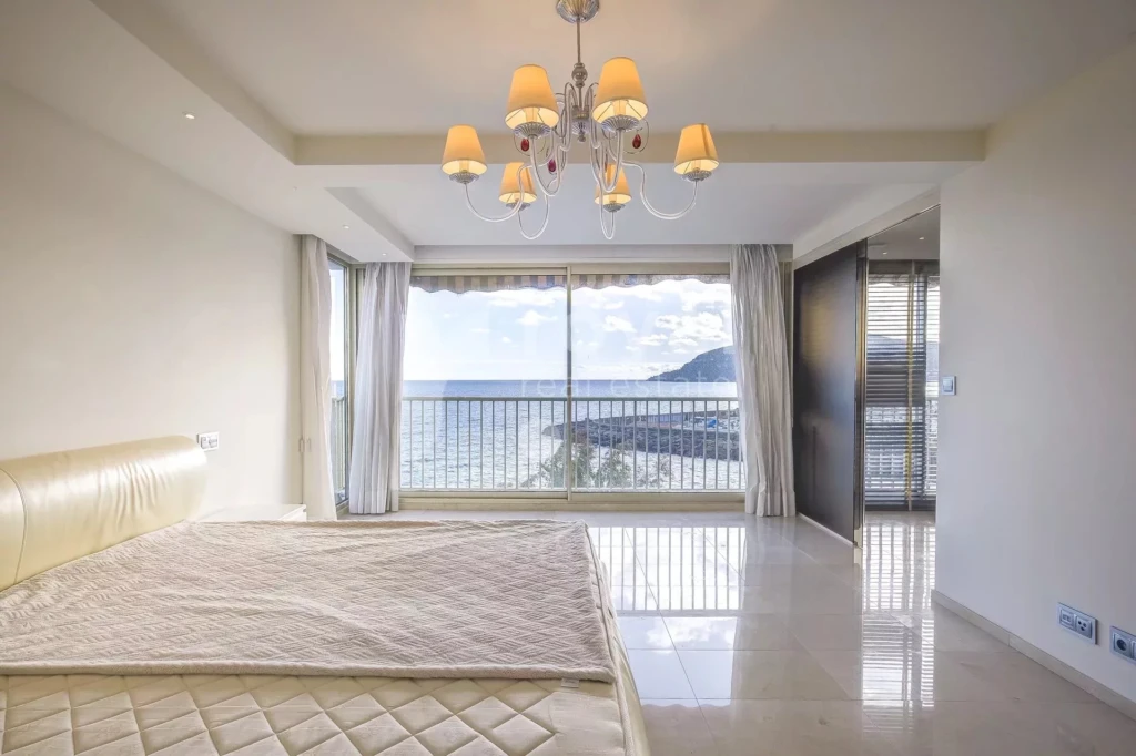 Suite parentale avec dressing et salle d’eau, vue mer panoramique