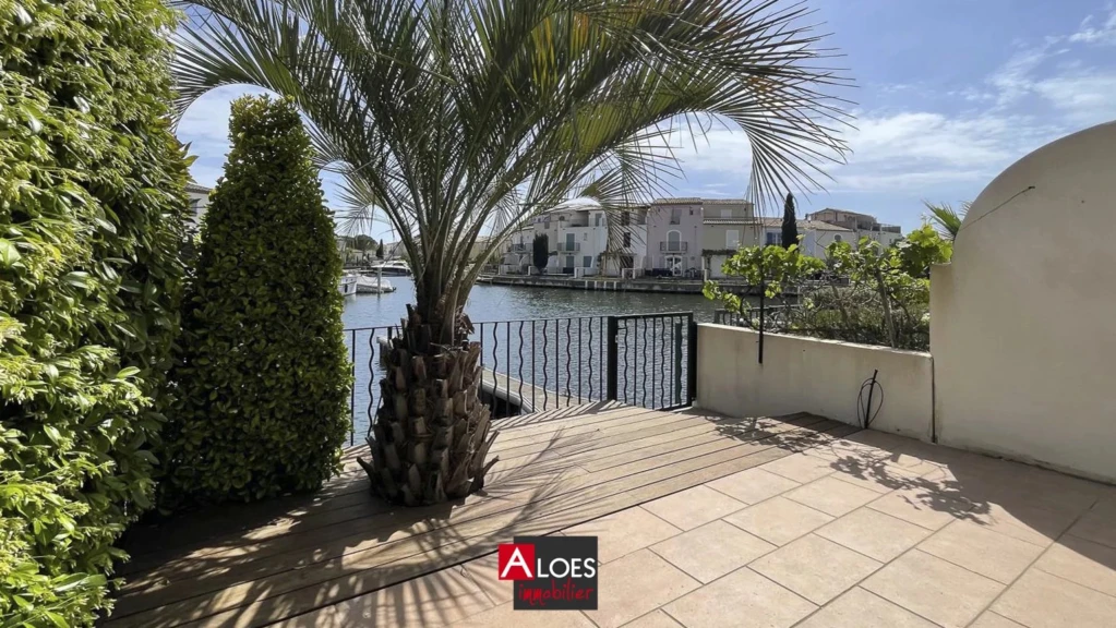 Marina Aigues-Mortes avec garage et parking