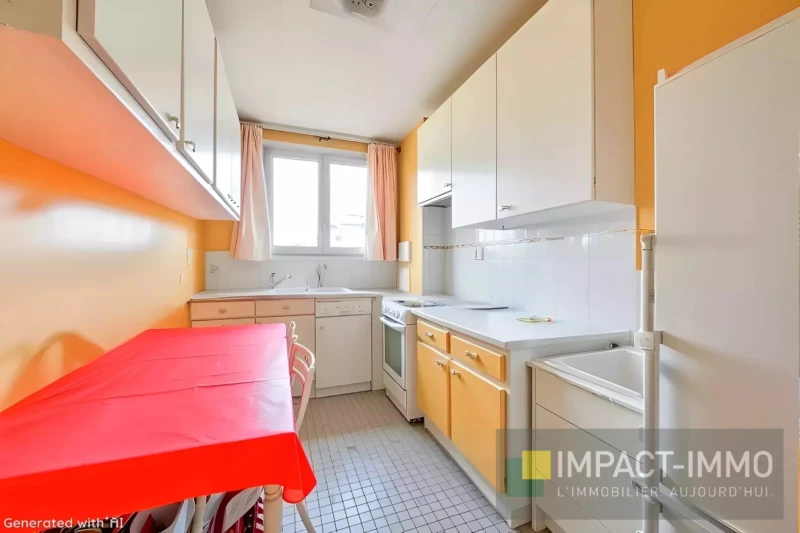 Cuisine lumineuse equipée et separée