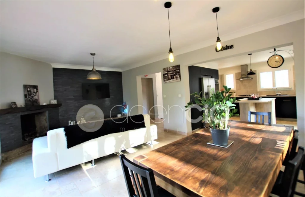 Salle à manger Carrelage Cheminée