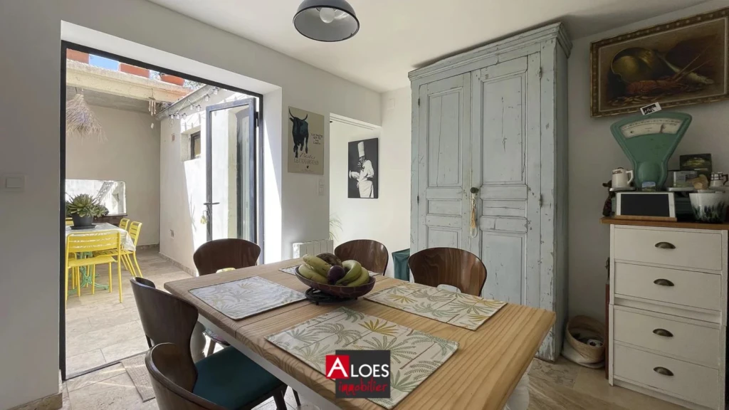 Maison Aigues-Mortes intra-muros avec patio