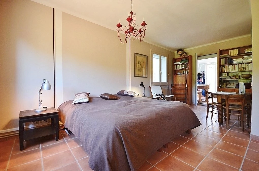 Chambre Carrelage Lustre