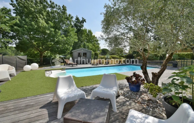 arboré chatgpt cloturée Cuisine ouverte double garage grande maison piscine Rouffiac Tolosan Sans vis-à-vis T7 véranda