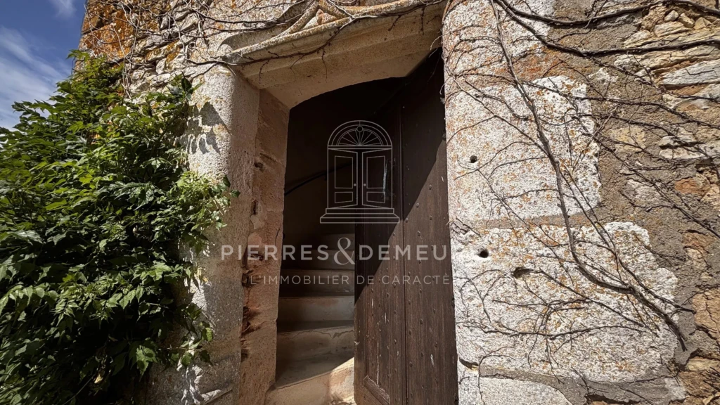 MANOIR AVEC DEPENDANCES - MANOIR AVEC PRAIRIE ET BOIS - FERME A VENDRE A NEUILLAY LES BOIS - BIEN DE CARATERE - CREATION GITES ET CHAMBRES D'HOTES