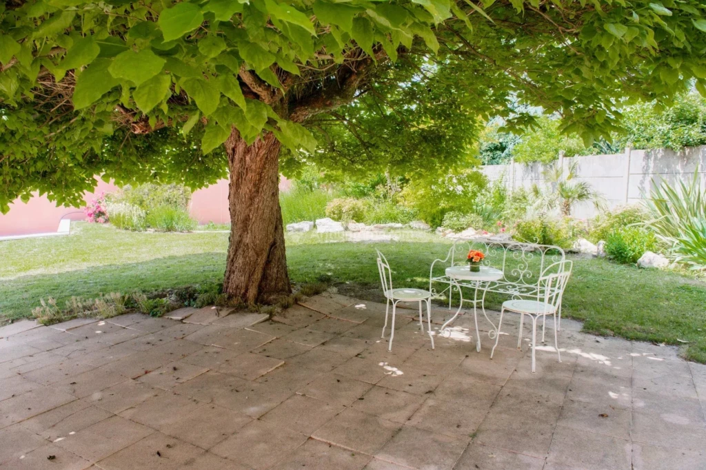 arboré cloturé Grand espace Neyron