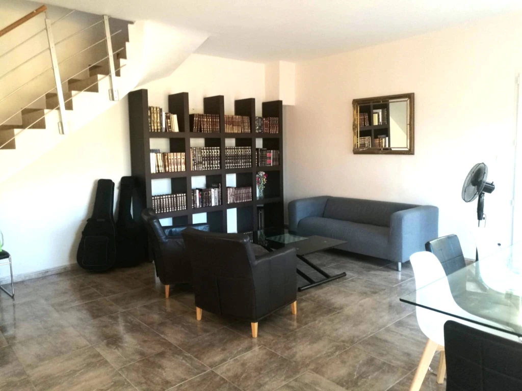 Photo 6