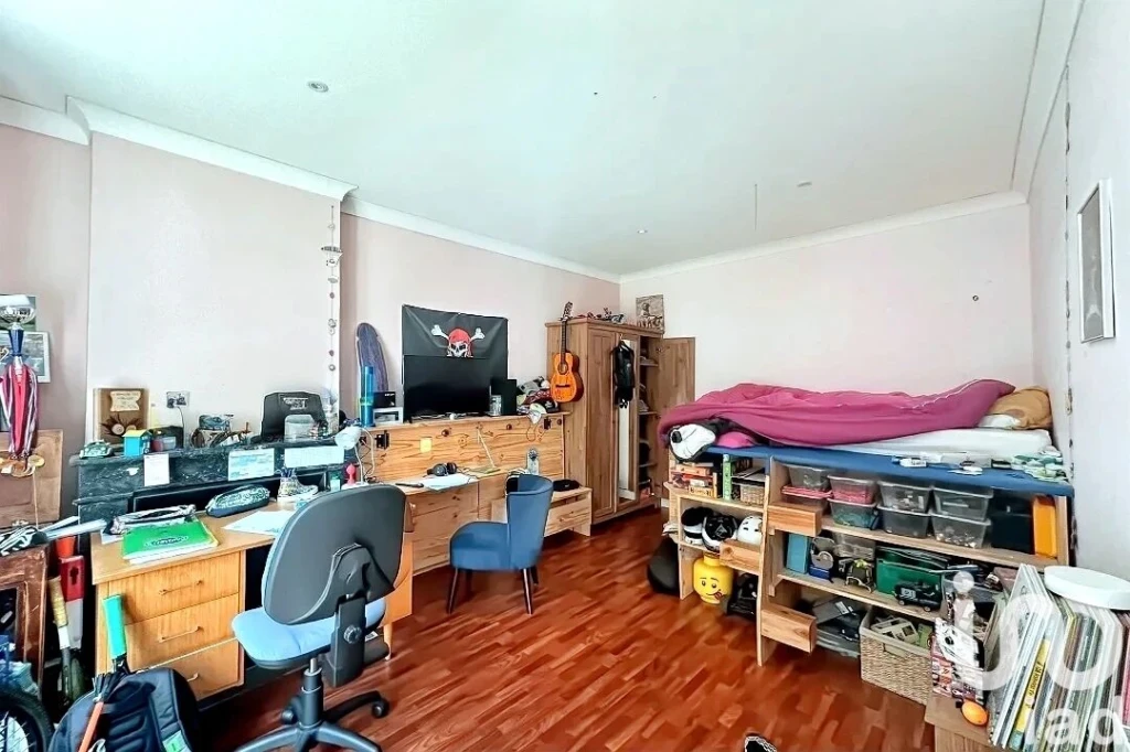 Photo 12