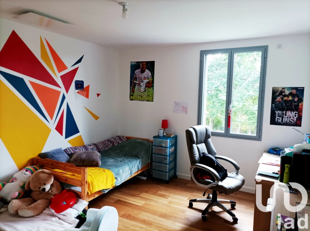 Photo 10
