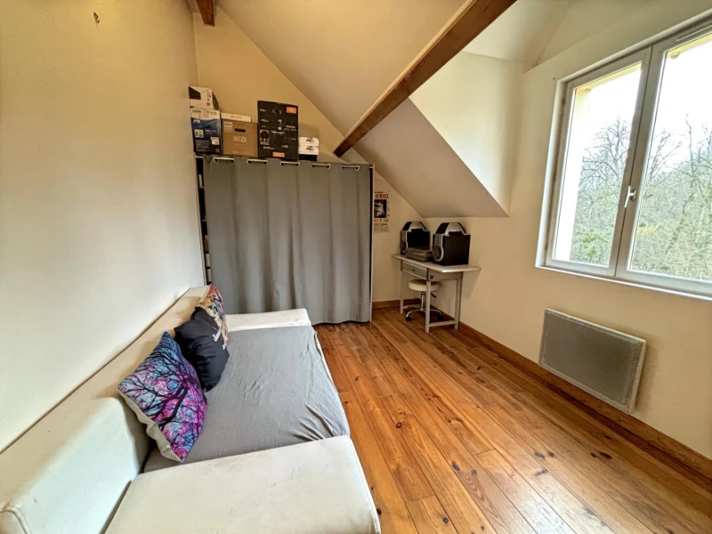 Photo 8
