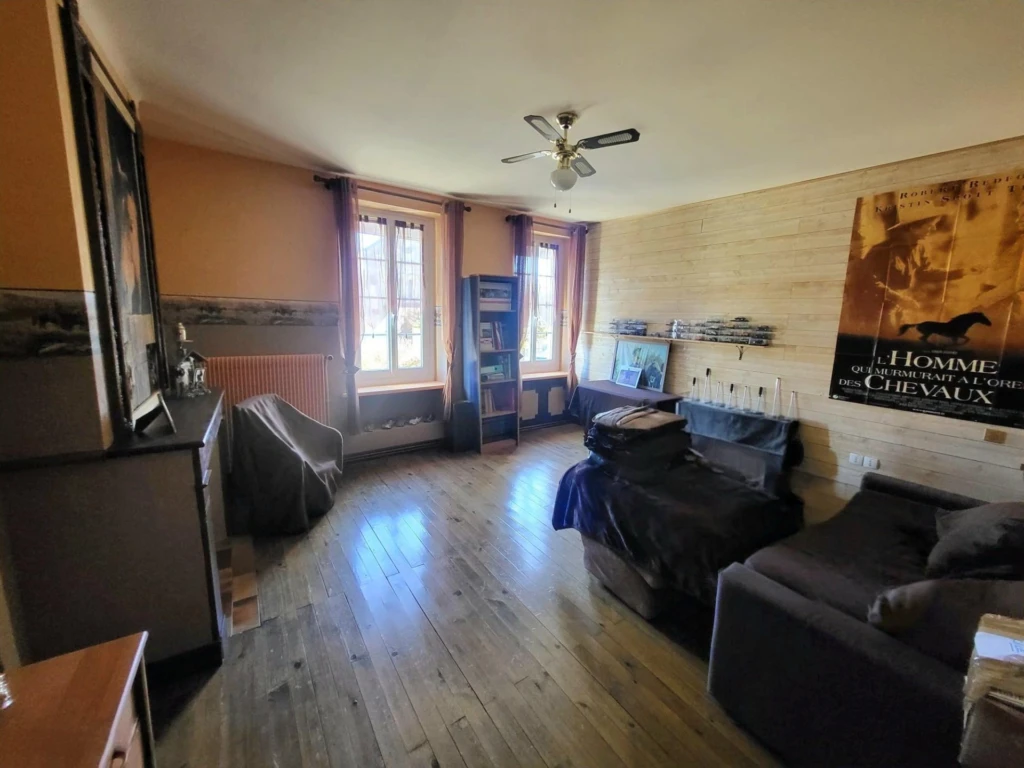 Photo 8