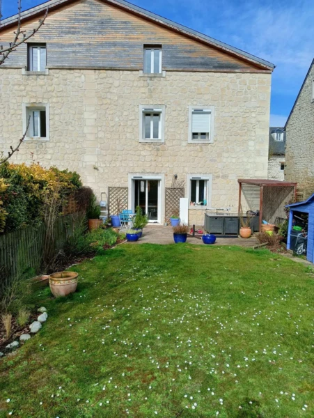 Photo 10