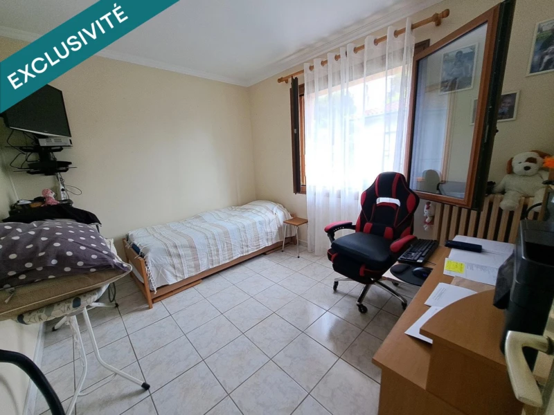 Photo 10