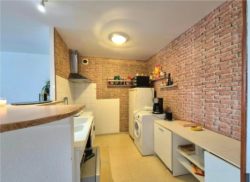 Photo 8