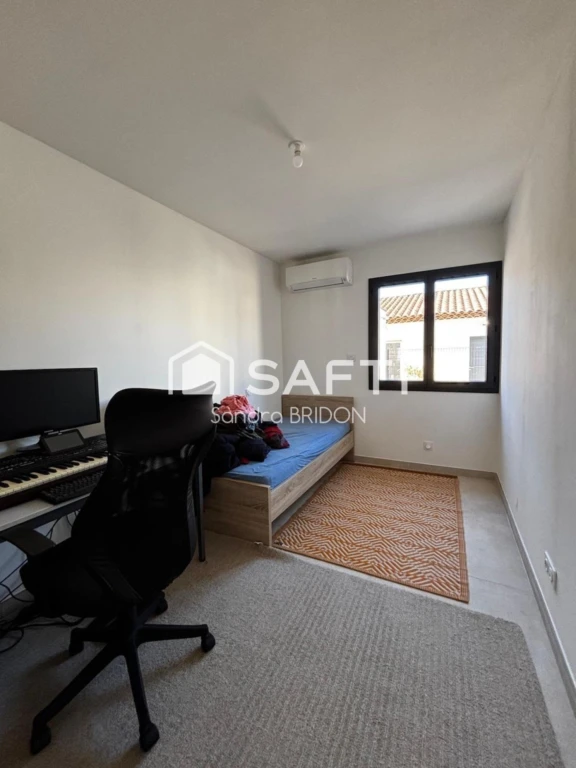 Photo 12