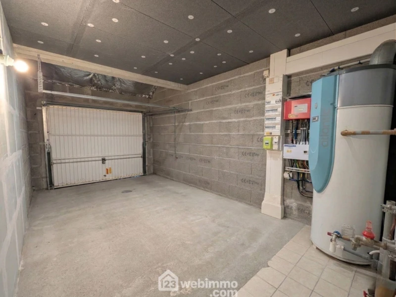 Photo 8