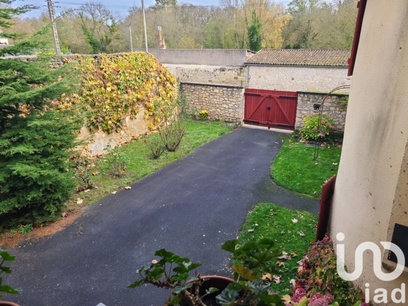 Photo 12