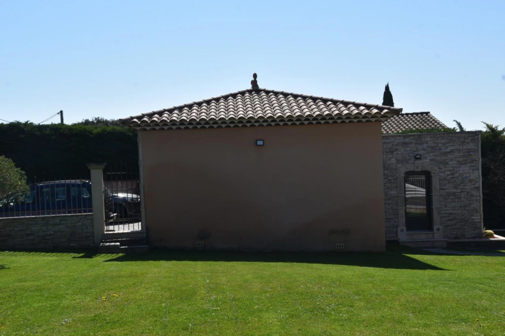 Photo 8