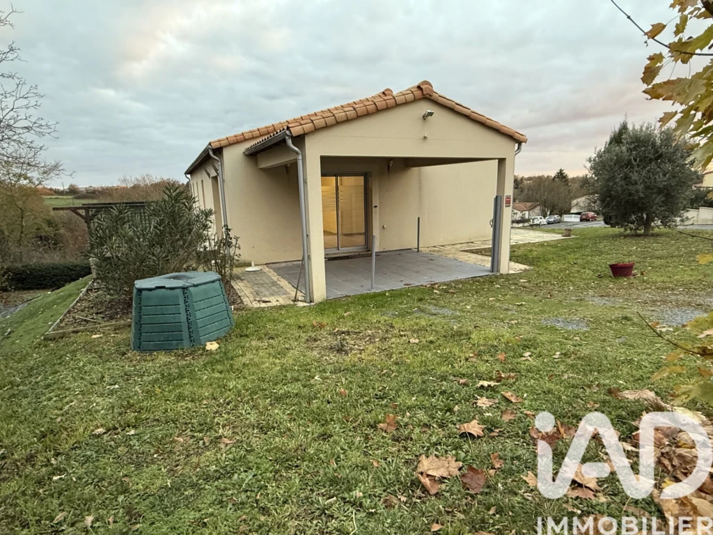 Photo 19