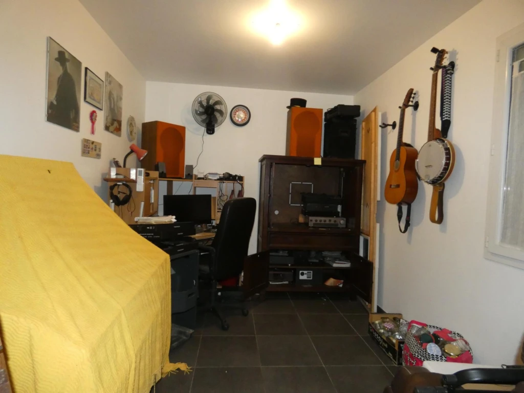 Photo 9