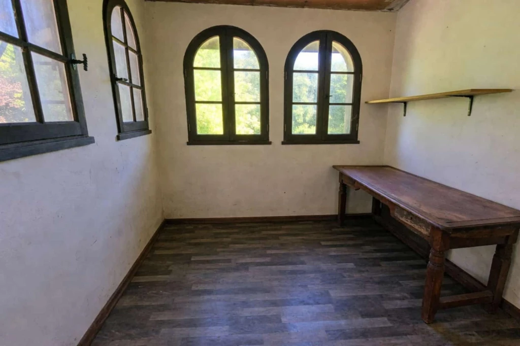 Photo 8