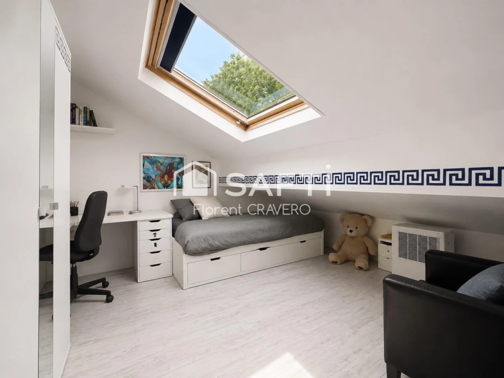 Photo 9