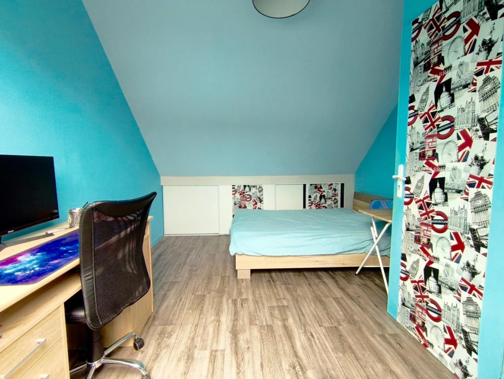 Photo 10