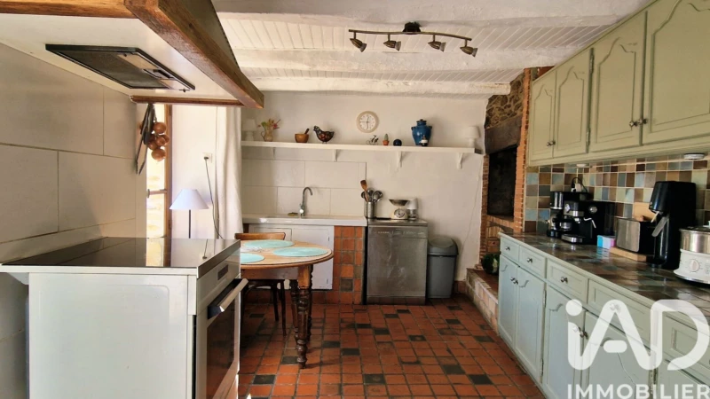 Photo 10