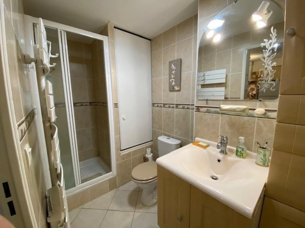 Photo 6