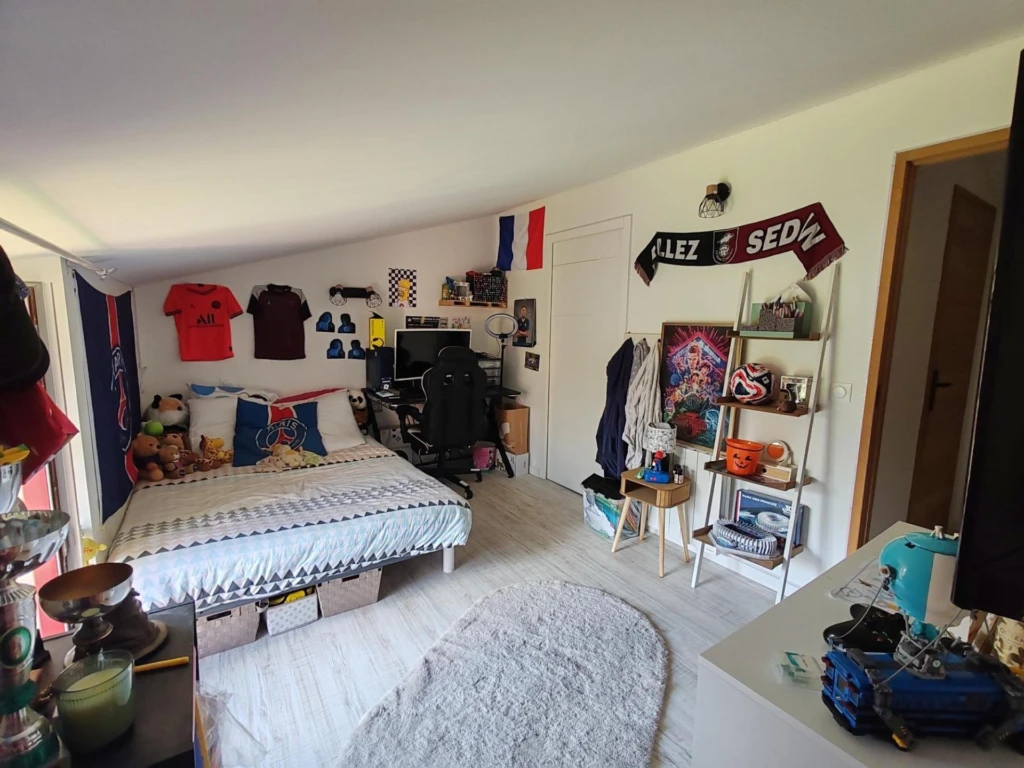 Photo 9