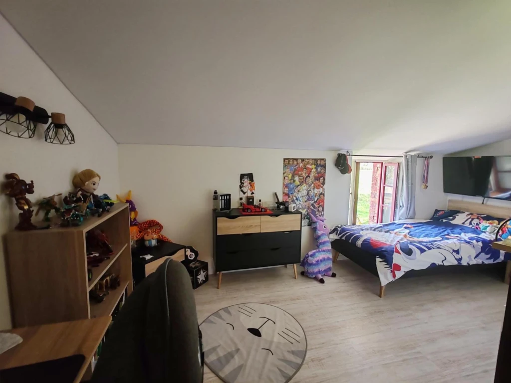Photo 10
