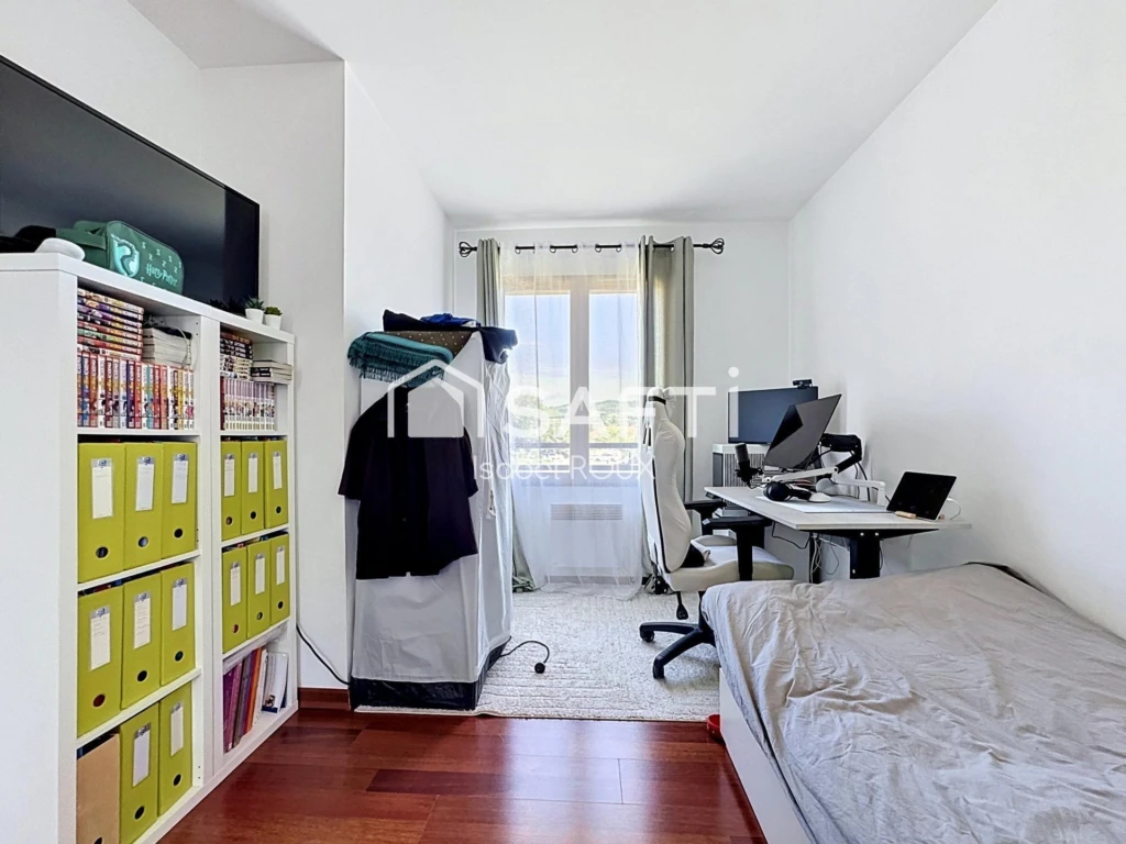 Photo 12