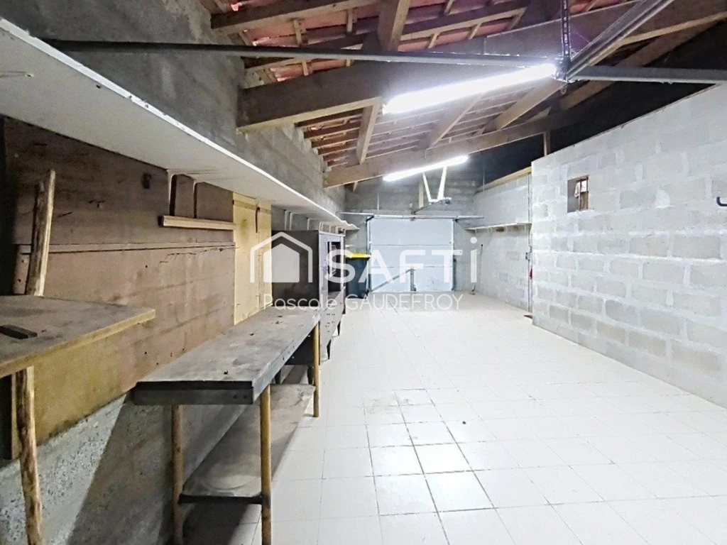 Photo 10