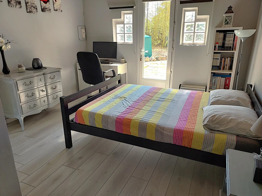 Photo 12
