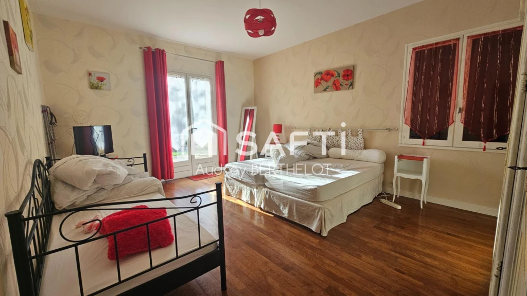 Photo 12