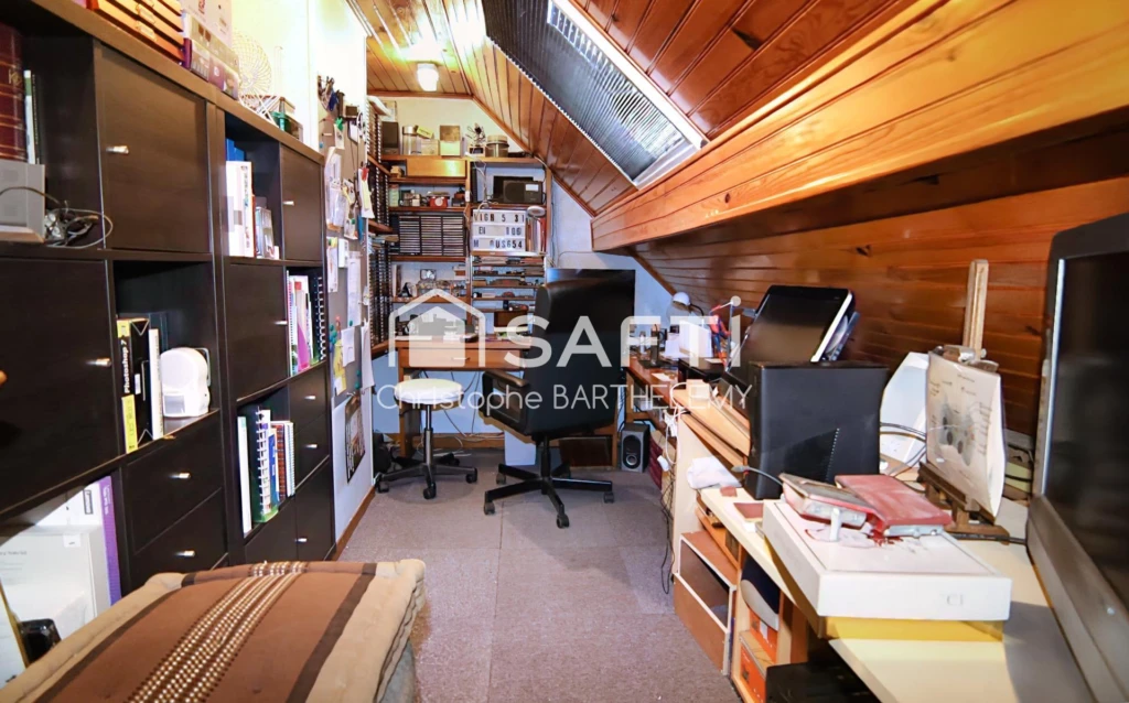 Photo 11