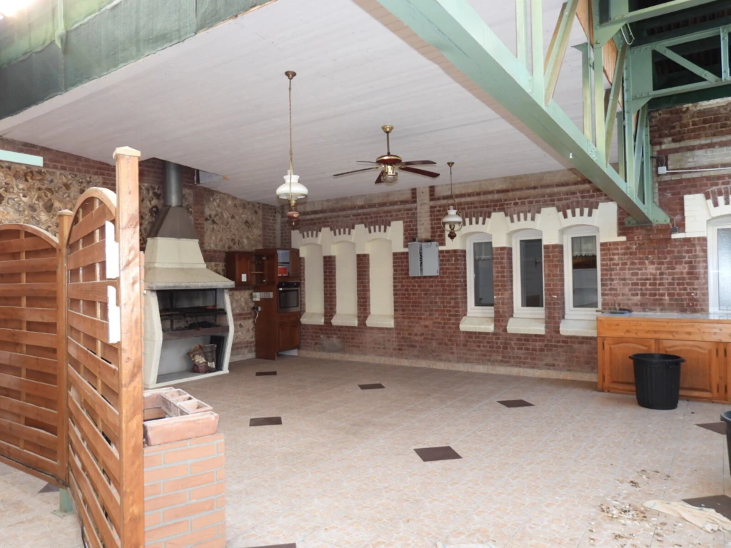 Photo 10
