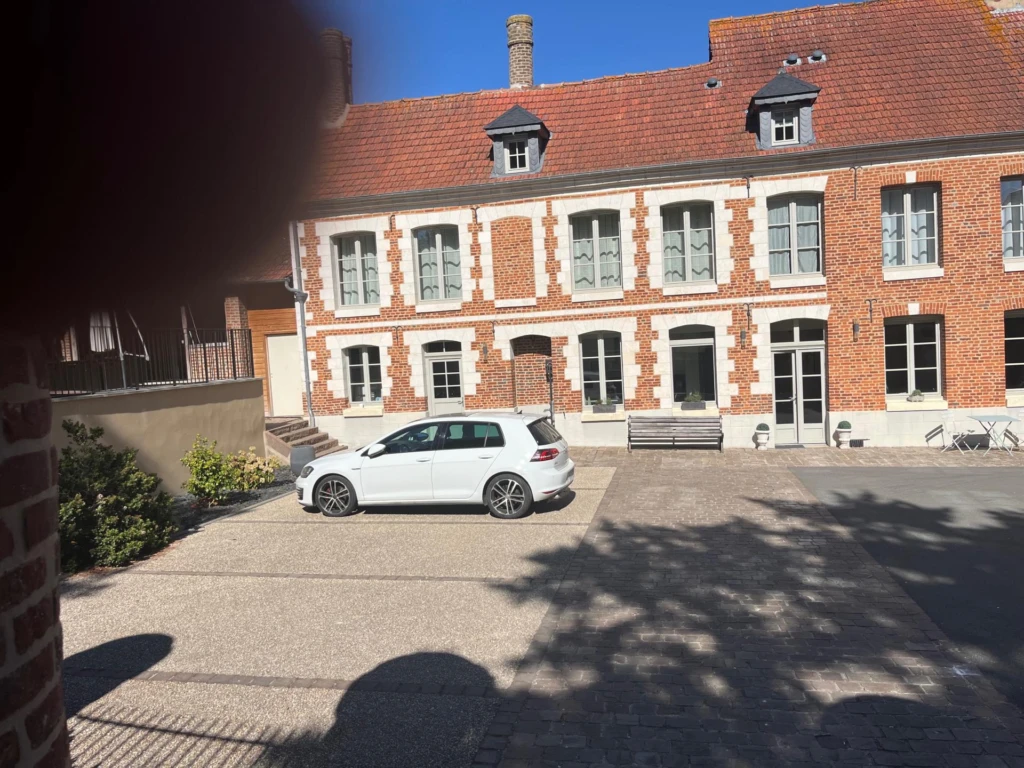 Photo 1