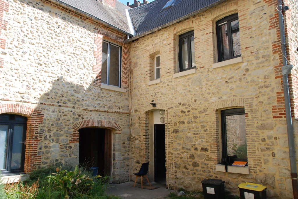Photo 8