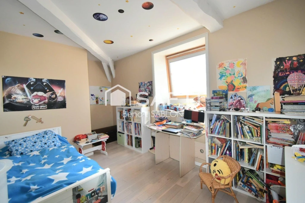 Photo 10