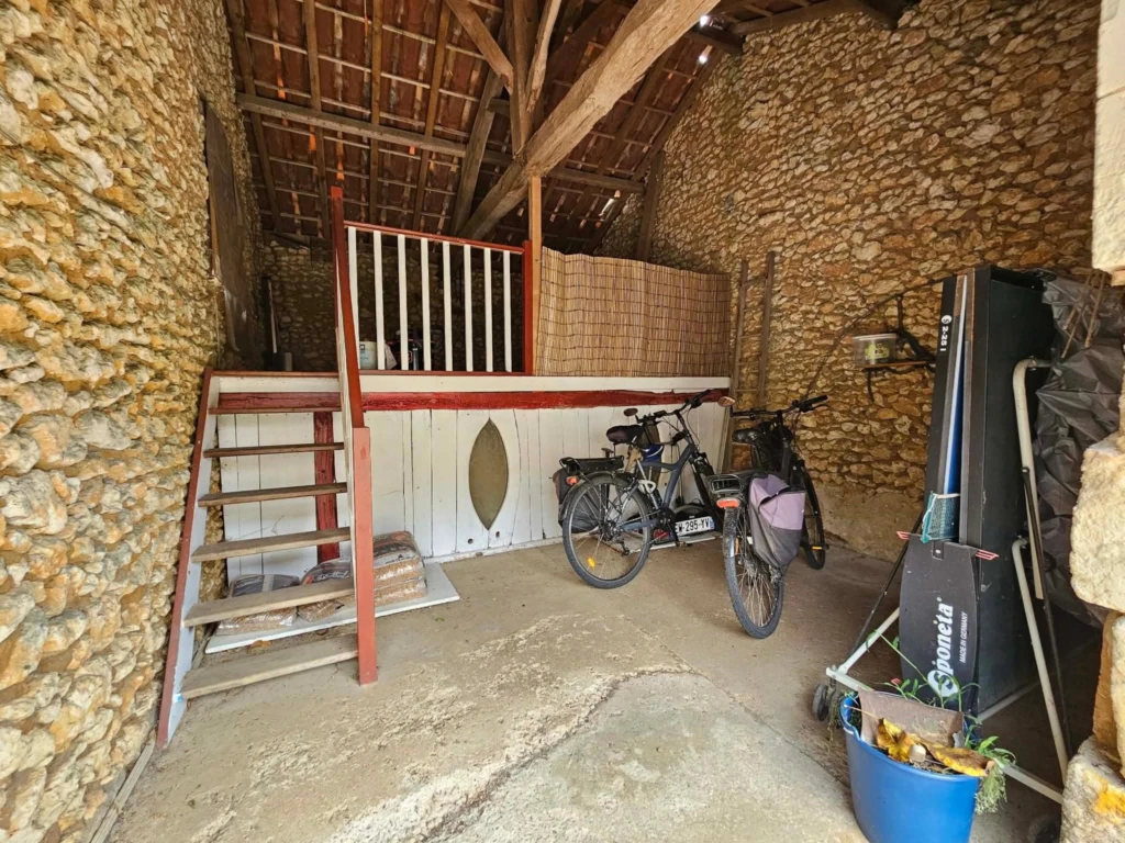 Photo 19